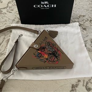 Limited! Coach X Jean Michel Basquiat 24 - Runway Style 7039 Triangle Handbag